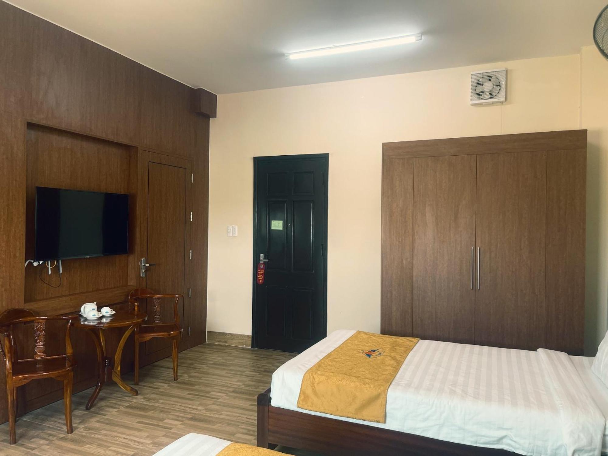 Hotel Khach San Hoa Binh Quang Tri Dong Ha Esterno foto