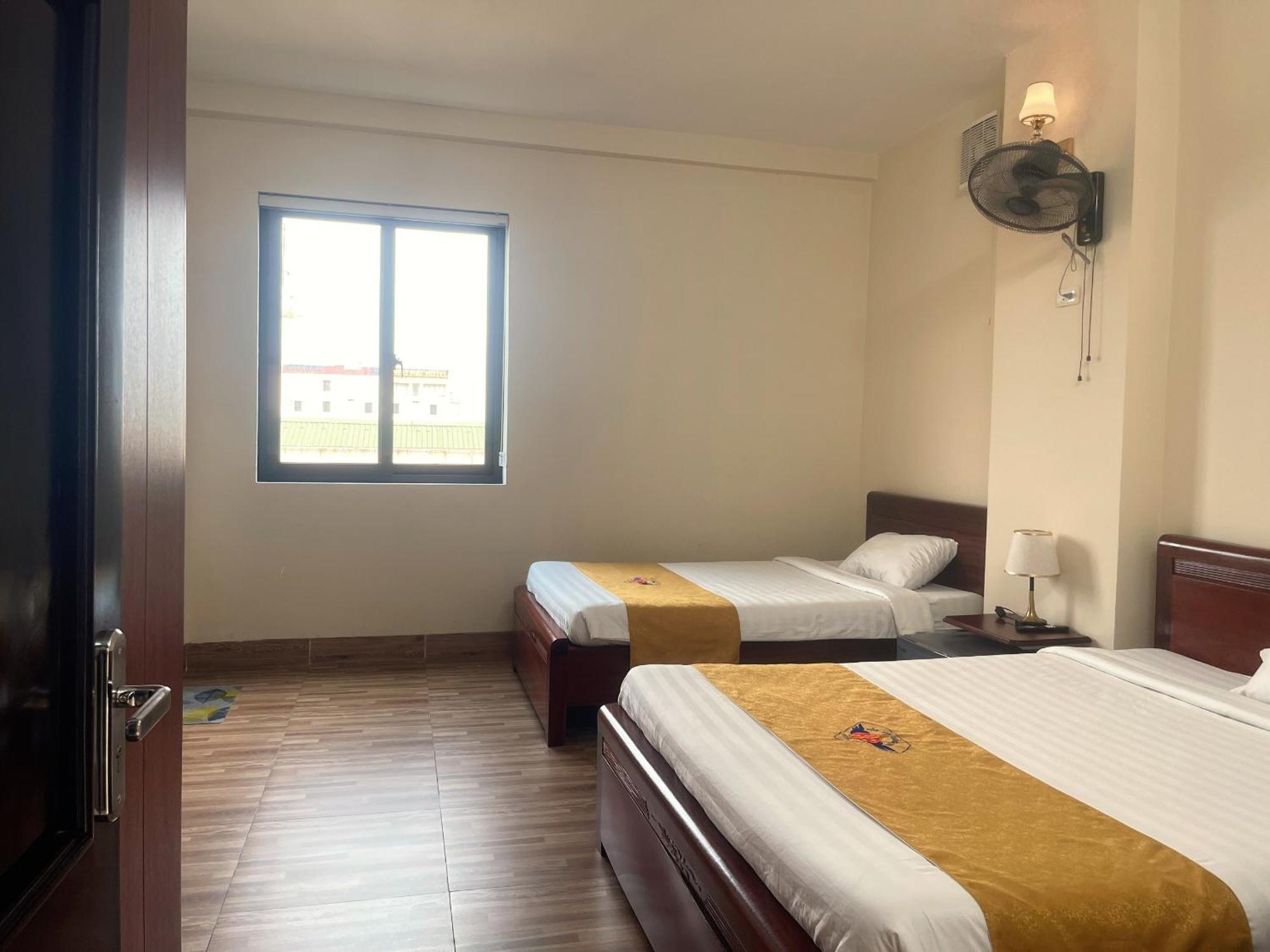 Hotel Khach San Hoa Binh Quang Tri Dong Ha Esterno foto